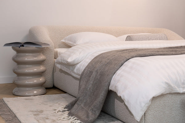 Polsterbett – wie wählt man das ideale Modell für das Schlafzimmer?