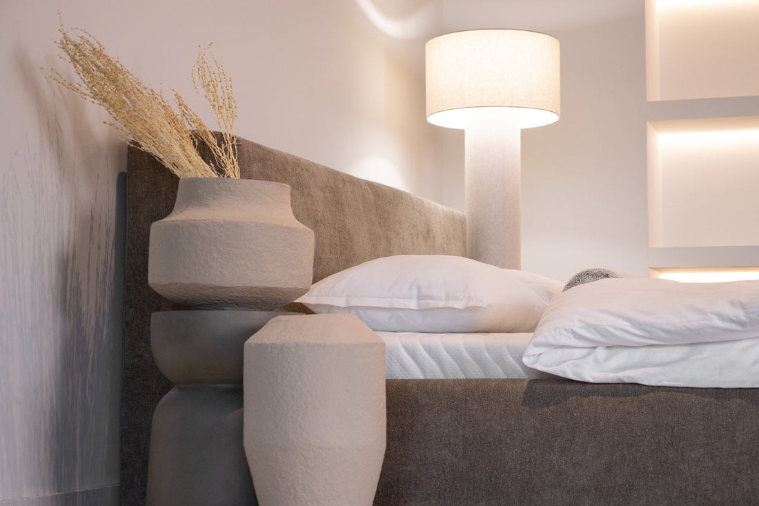 Wir erklären, wie du ein Schlafzimmer im Boho-Stil einrichtest: von Möbeln bis zu Accessoires