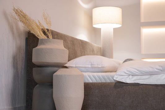 Wir erklären, wie du ein Schlafzimmer im Boho-Stil einrichtest: von Möbeln bis zu Accessoires