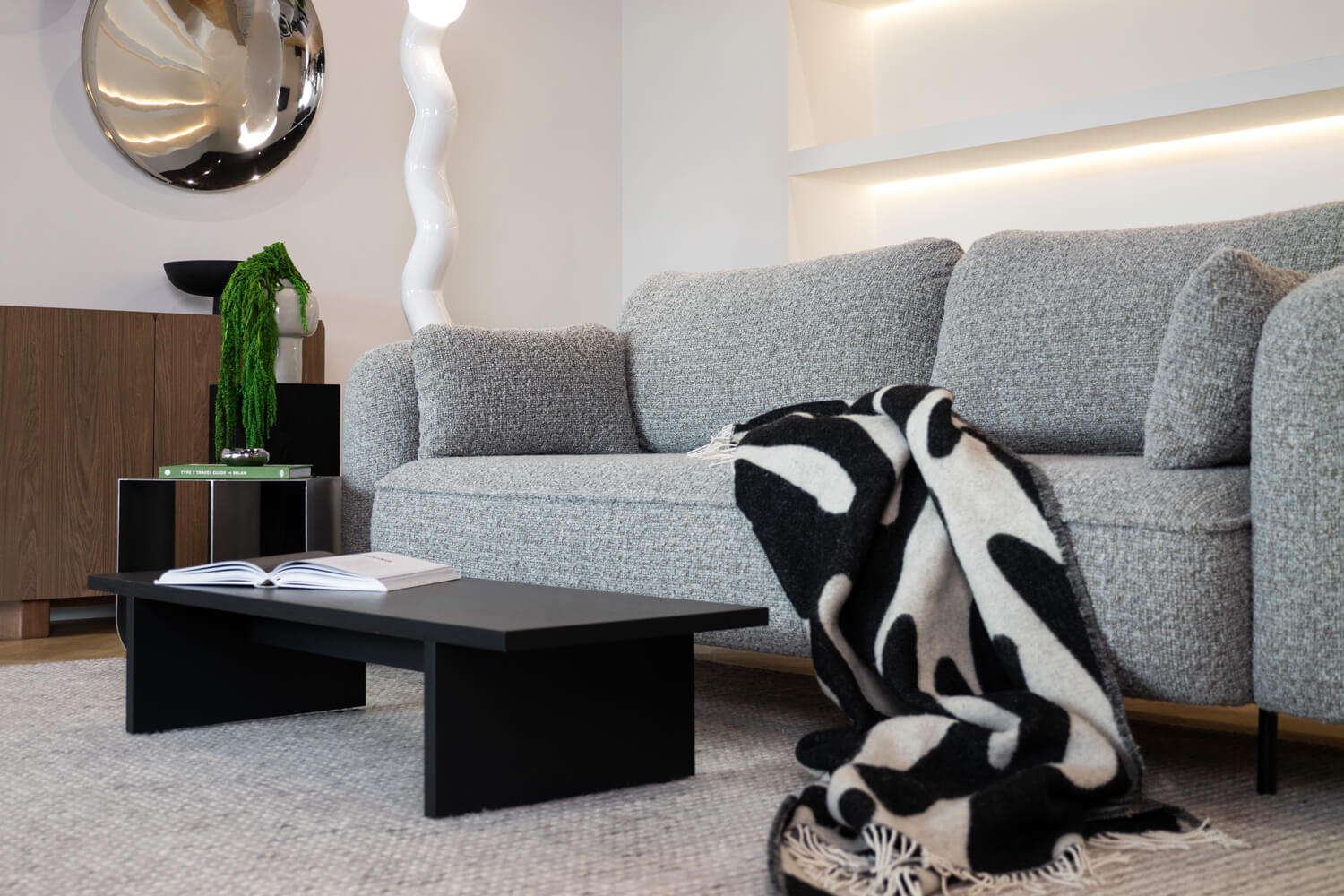 Cynthia Sofa
