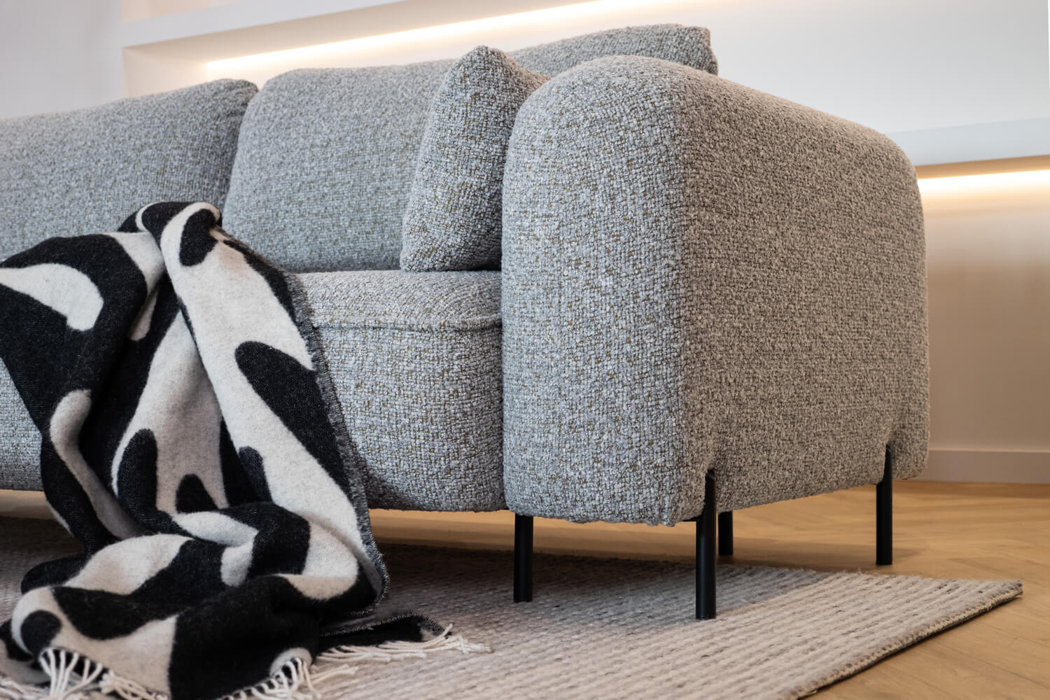 Cynthia Sofa