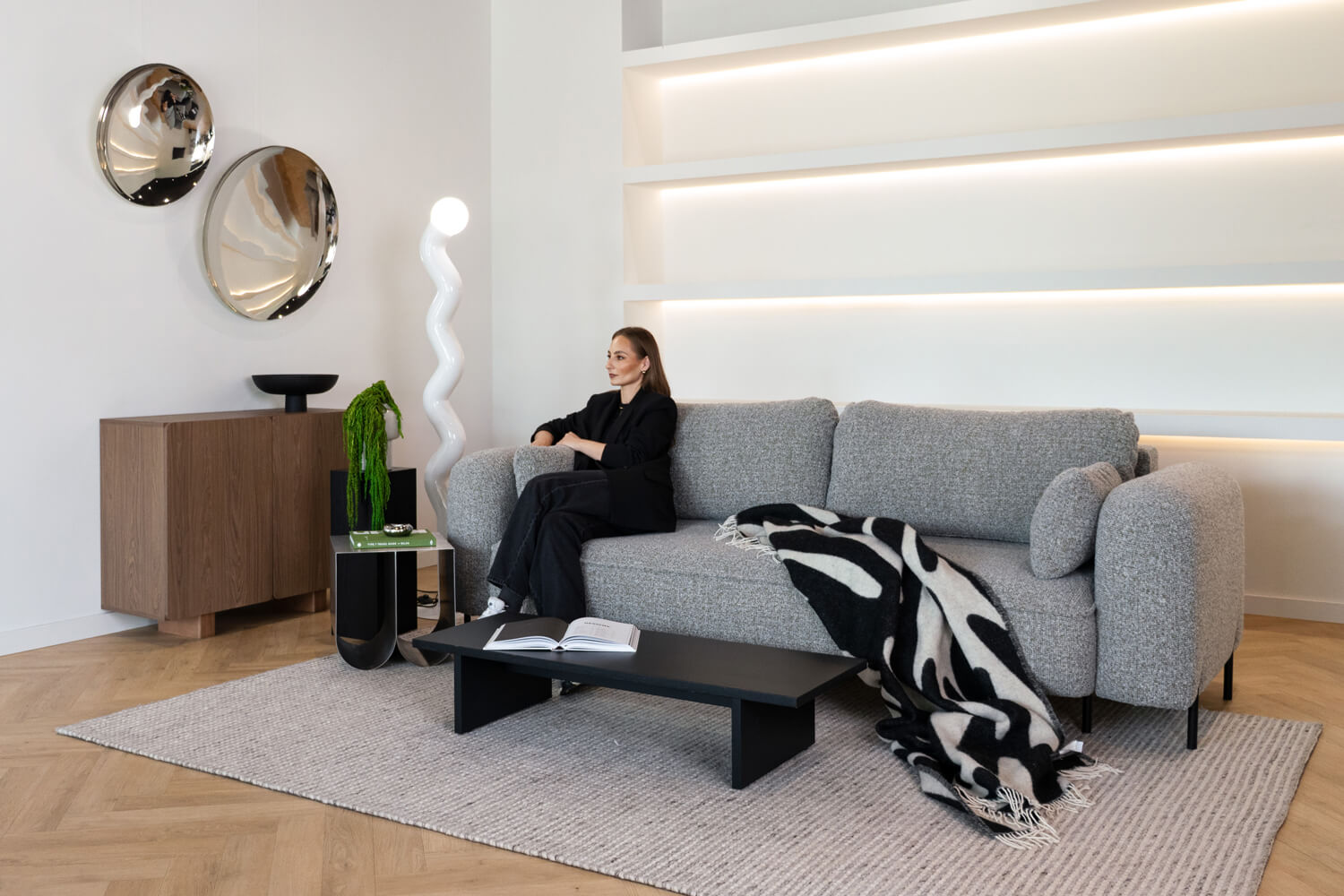 Cynthia Sofa